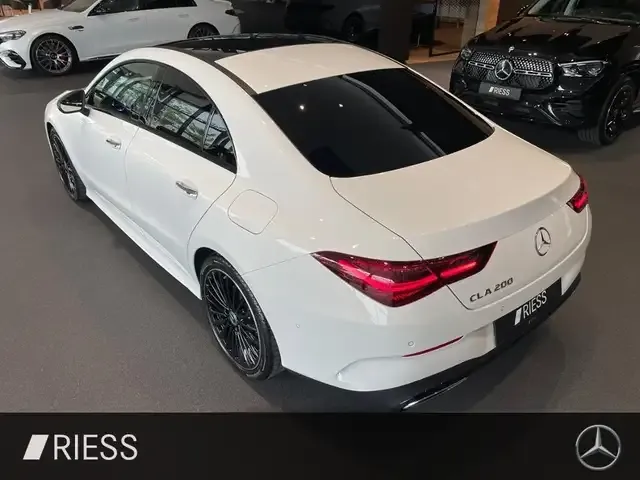Mercedes-Benz CLA 200