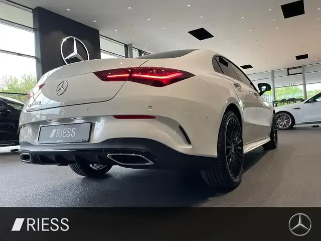 Mercedes-Benz CLA 200