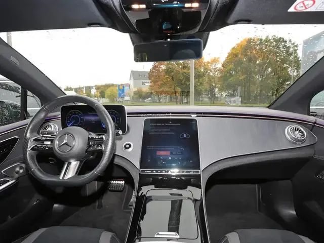 Mercedes-Benz EQE 300