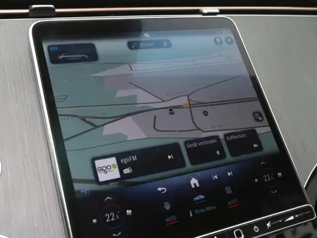 Mercedes-Benz EQE 300