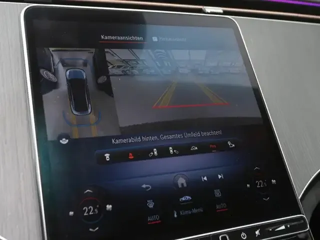 Mercedes-Benz EQE 300