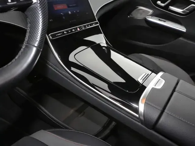 Mercedes-Benz EQE 300