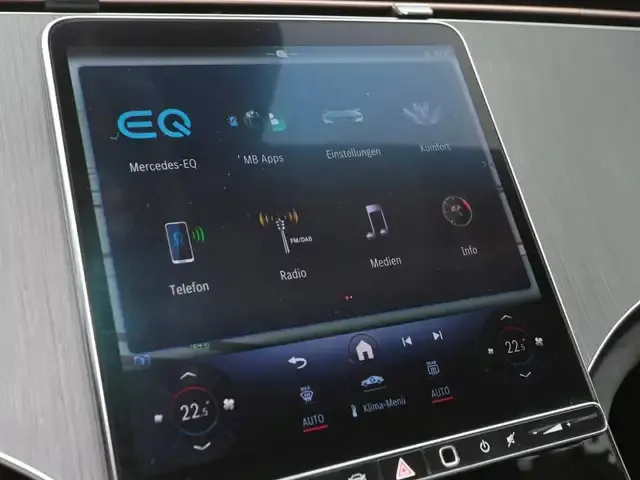 Mercedes-Benz EQE 300