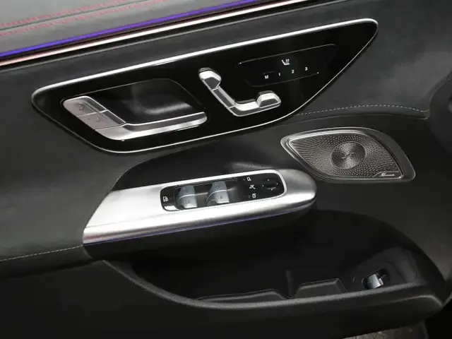 Mercedes-Benz EQE 300