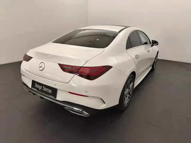 Mercedes-Benz CLA 200