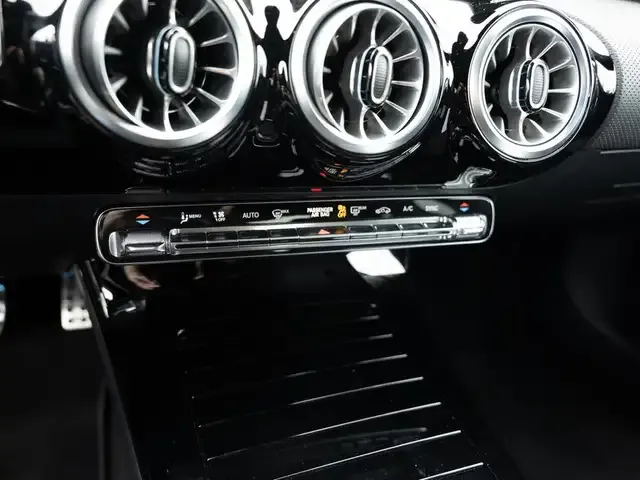 Mercedes-Benz CLA 220