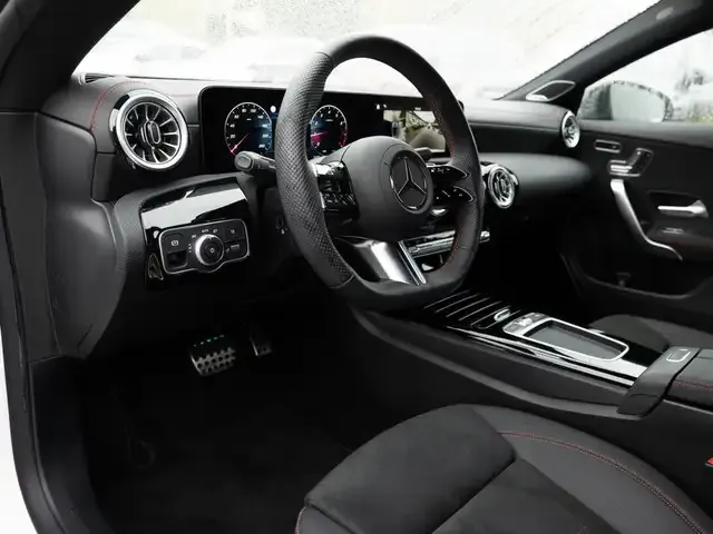 Mercedes-Benz CLA 220