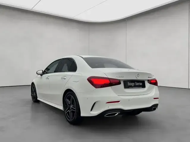 Mercedes-Benz A 220