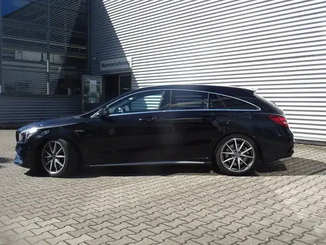 Mercedes-Benz CLA 45 AMG
