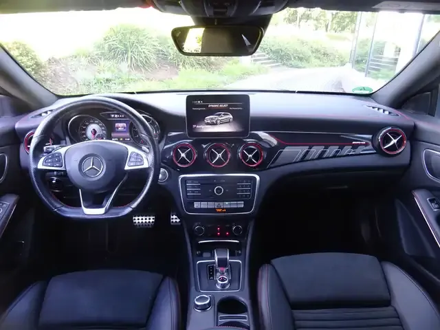Mercedes-Benz CLA 45 AMG