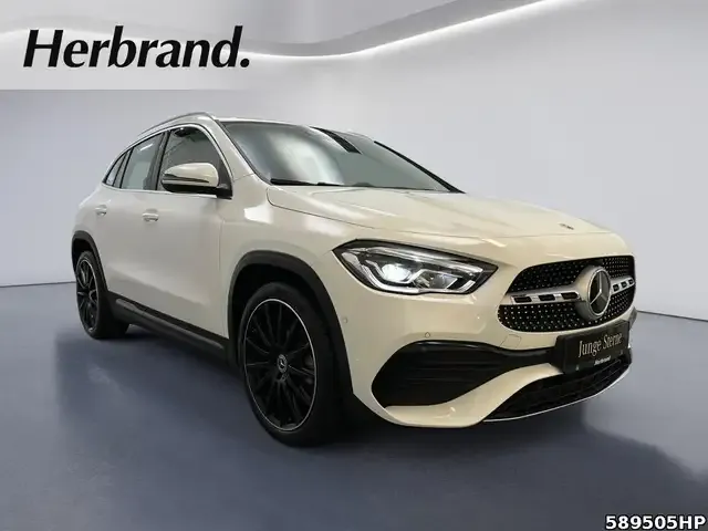 Mercedes-Benz GLA 200