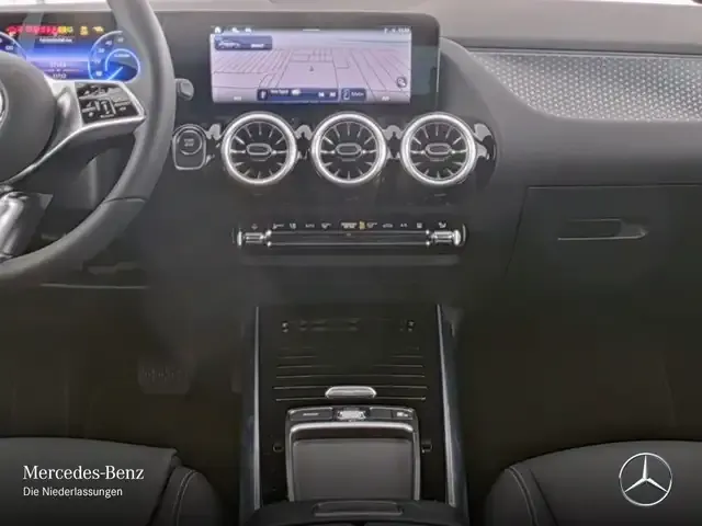 Mercedes-Benz EQA 300