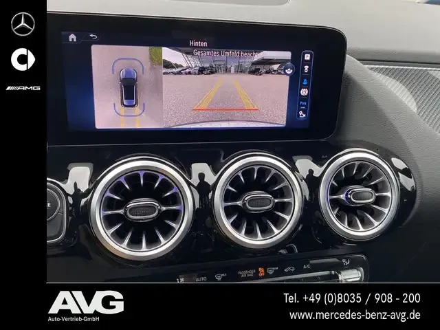 Mercedes-Benz GLA 220