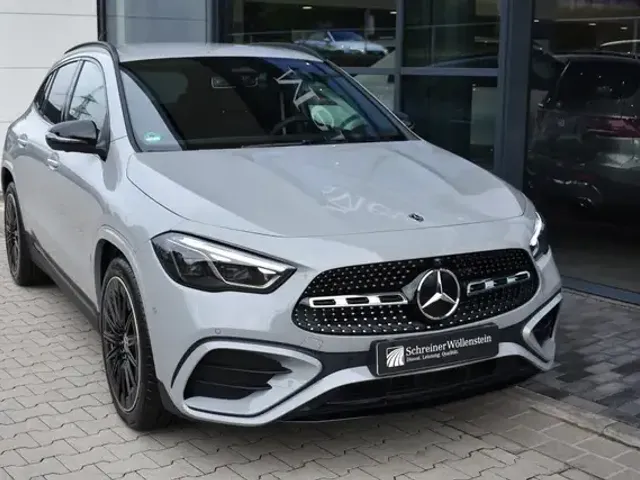 Mercedes-Benz GLA 200