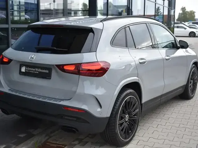 Mercedes-Benz GLA 200