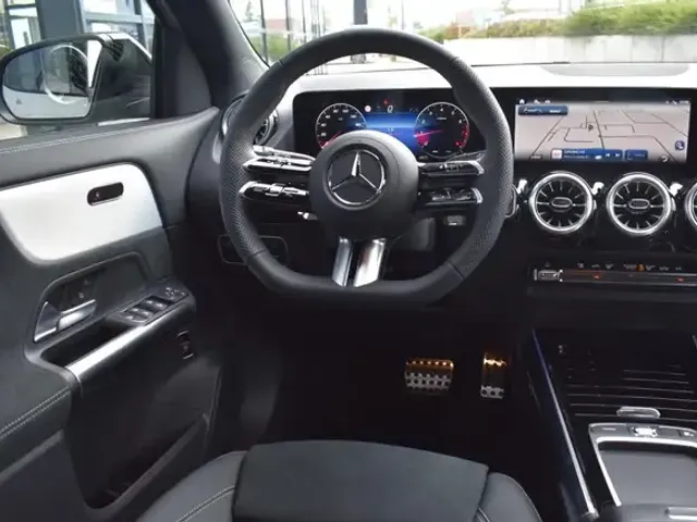 Mercedes-Benz GLA 200