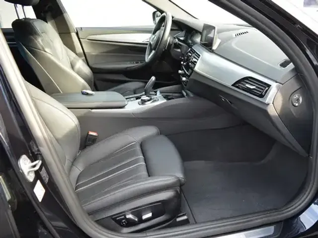 BMW M550