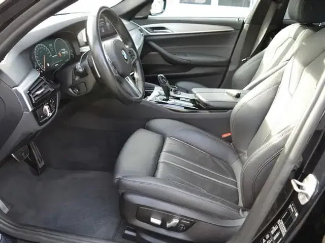 BMW M550
