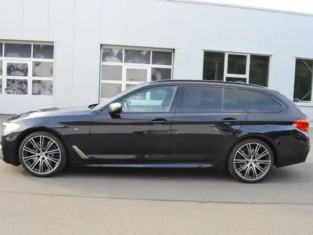 BMW M550