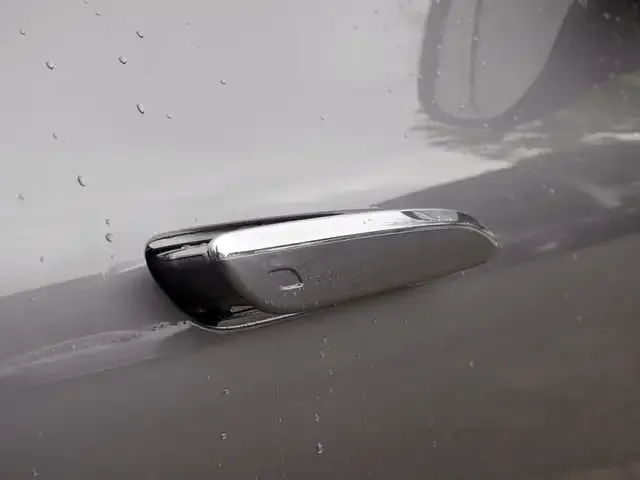 Mercedes-Benz EQE 350