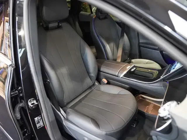 Mercedes-Benz EQE 300