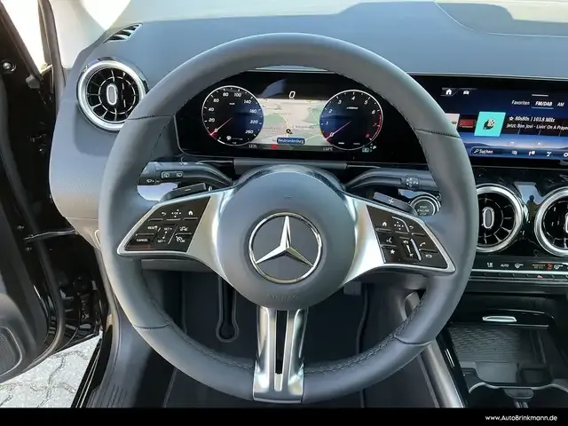 Mercedes-Benz B 180