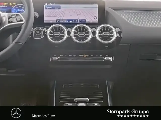 Mercedes-Benz EQA 300