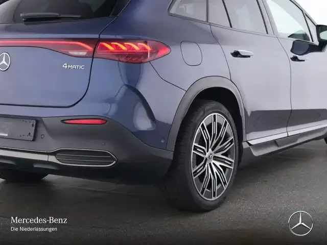 Mercedes-Benz EQE SUV