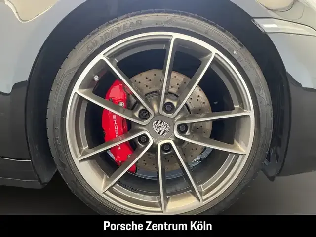 Porsche 992
