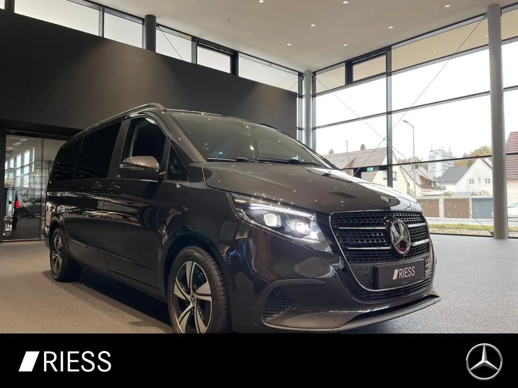 Mercedes-Benz V 220