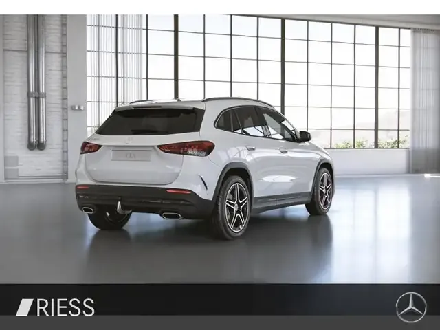 Mercedes-Benz GLA 200