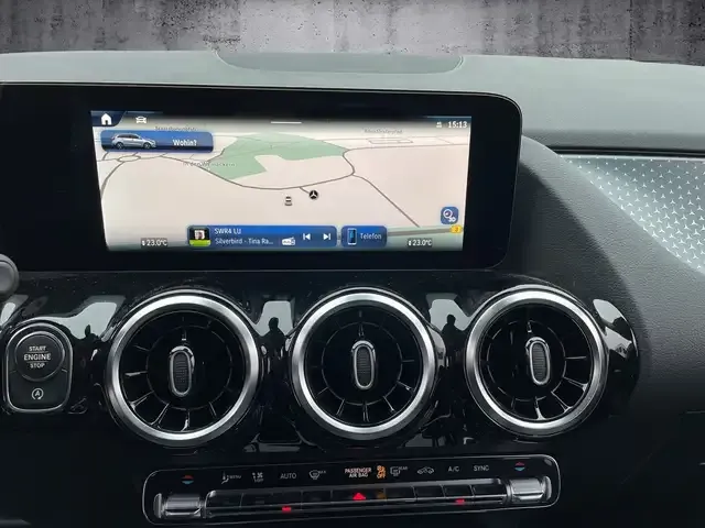 Mercedes-Benz B 180