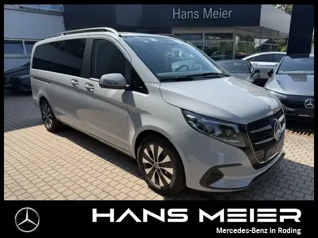 Mercedes-Benz V 220