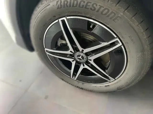 Mercedes-Benz EQB 350