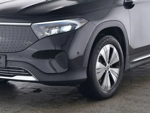 Mercedes-Benz EQB 300