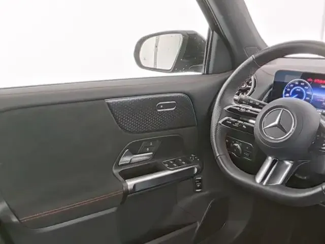 Mercedes-Benz EQB 350