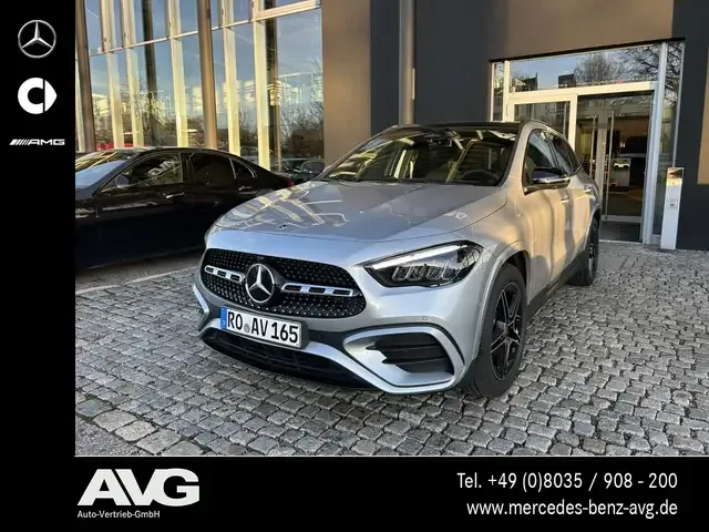 Mercedes-Benz GLA 200
