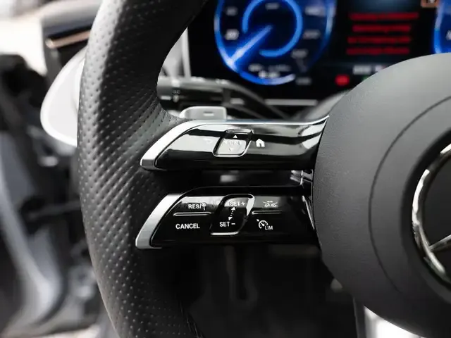 Mercedes-Benz EQE 300