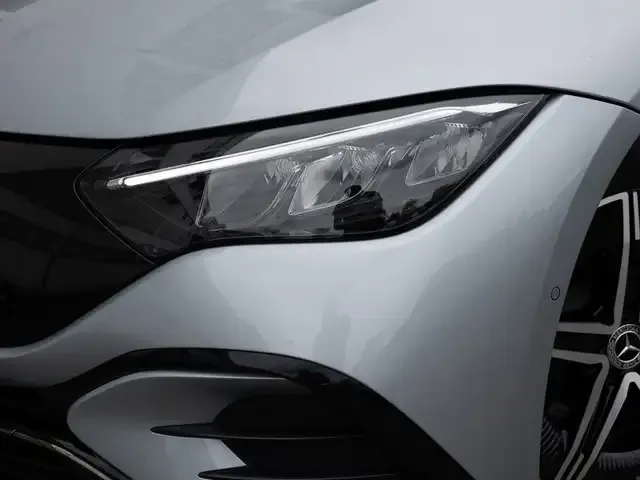 Mercedes-Benz EQE 300