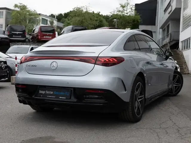 Mercedes-Benz EQE 300
