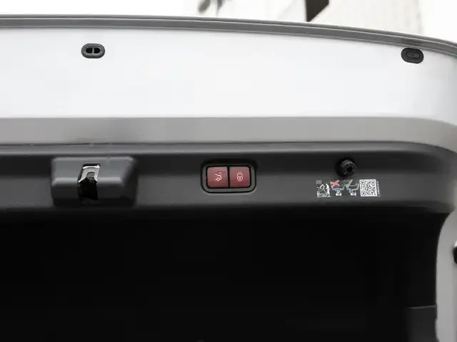 Mercedes-Benz EQE 300