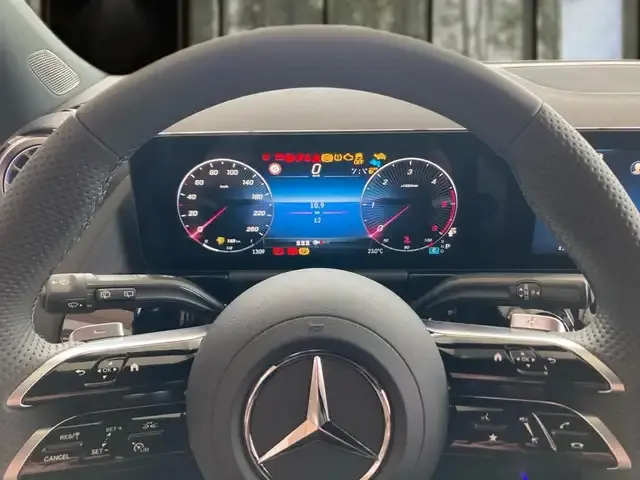 Mercedes-Benz GLA 220