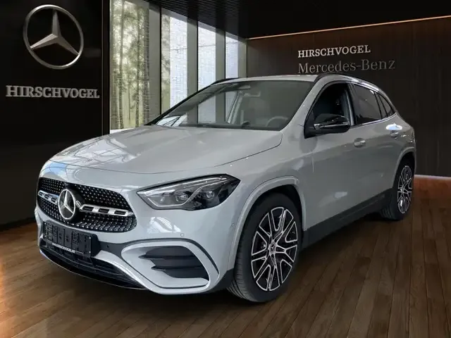 Mercedes-Benz GLA 220