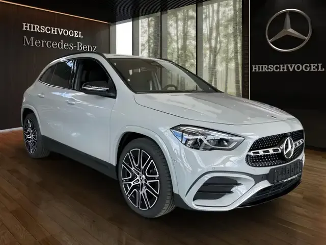 Mercedes-Benz GLA 220