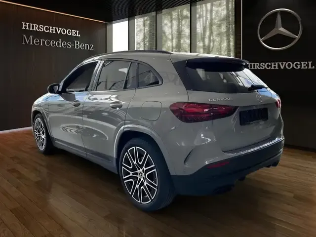 Mercedes-Benz GLA 220