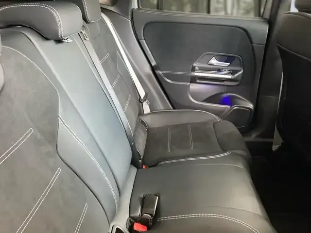 Mercedes-Benz GLA 220