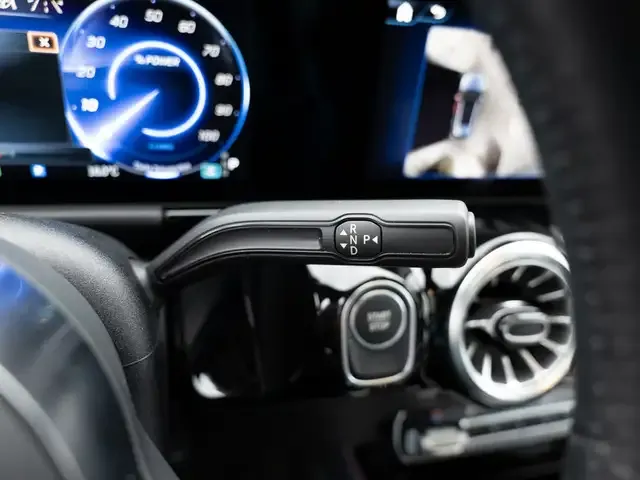 Mercedes-Benz EQA 300