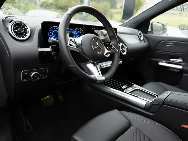Mercedes-Benz EQA 300