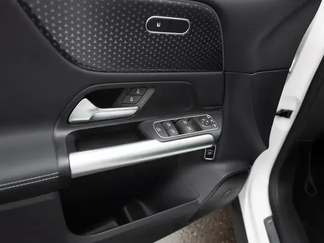 Mercedes-Benz EQA 300