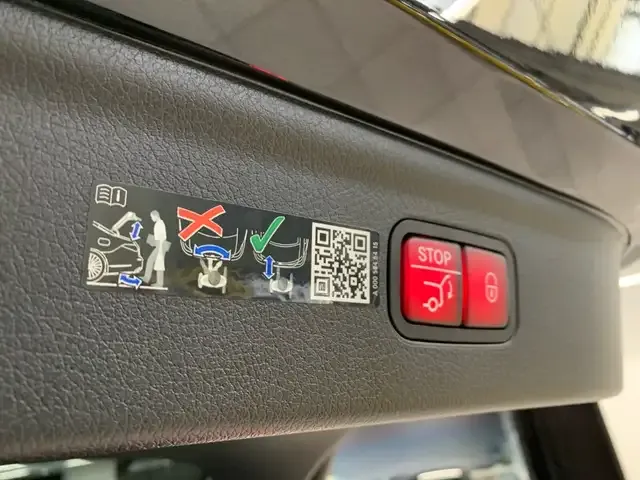 Mercedes-Benz EQE 300